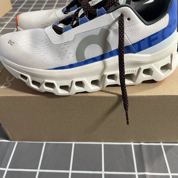 Woman’s Shoes with Orange Accents - Picture 4 of 5